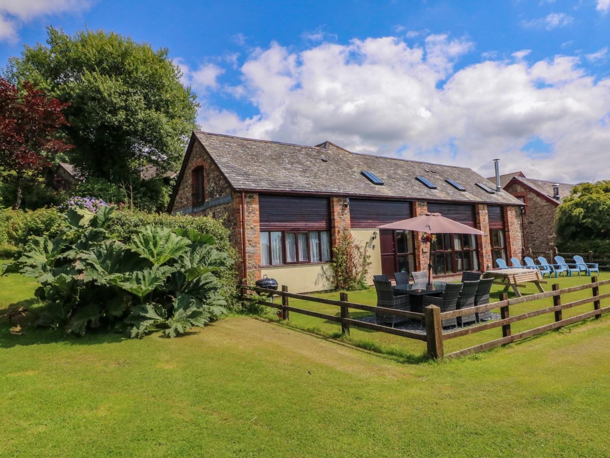 Apple Barn Villa South Molton Exterior photo